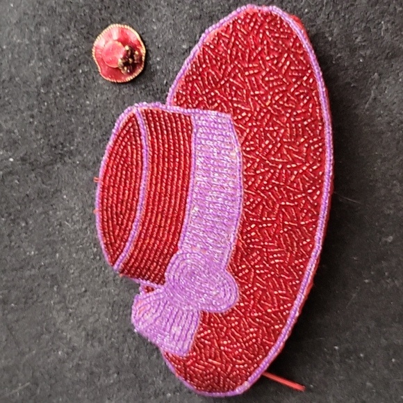 Red Hat Society Beaded Coin Purse & Enameled Hat Trinket - Picture 1 of 5